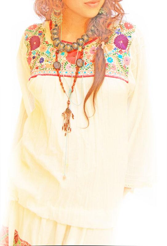 Bonita bohemian Mexican embroidered blouse long sleeves